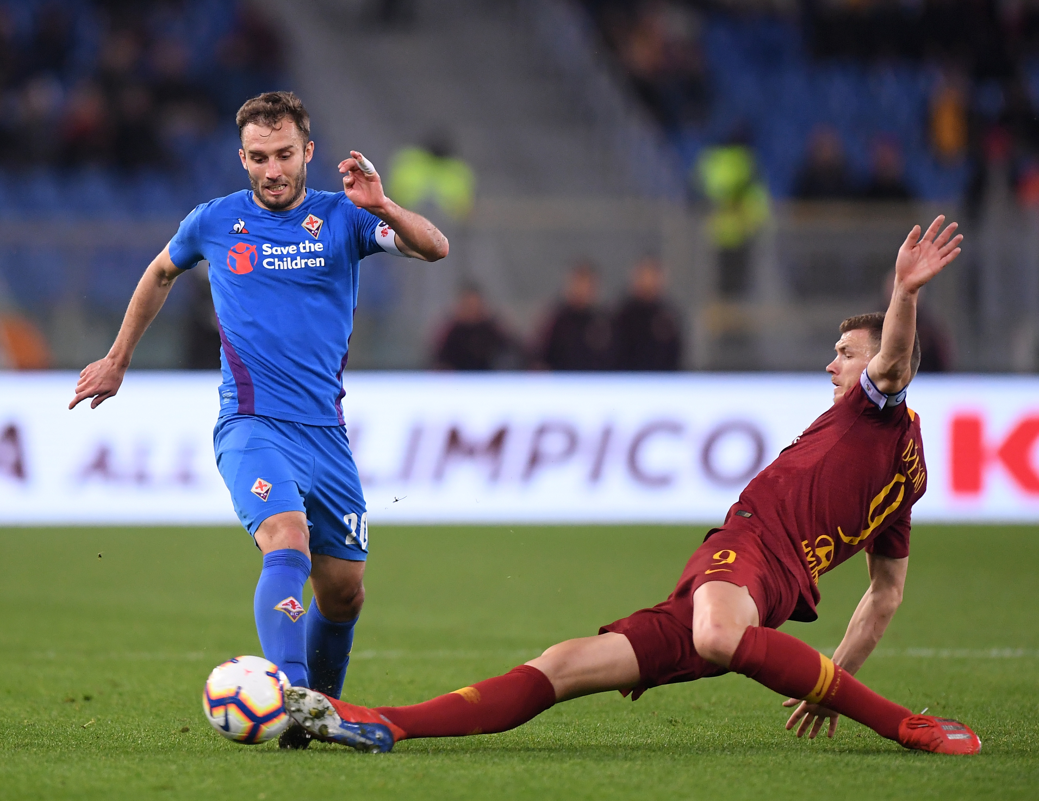 因伤缺席今年剩余比赛阵容：德布劳内、卡瓦哈尔、加维等在列（因伤无缘今年剩余赛事：德布劳内、卡瓦哈尔、加维等名列其中）