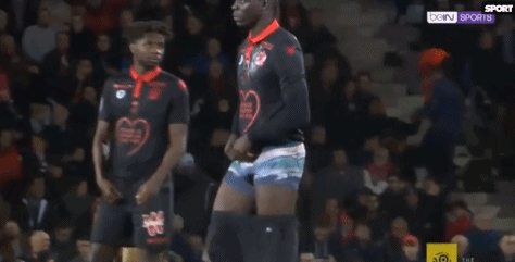 时隔1043天！吴曦首次回应“躲球”：过去就过去了！（时隔1043天，吴曦首度回应“躲球”：让它翻篇）