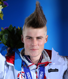 赫塔费主帅：西甲裁判要求尊重并哭诉自己有家人，谁没家人？（赫塔费主帅质疑西甲裁判：要求尊重又称自己有家庭，难道别人没有？）