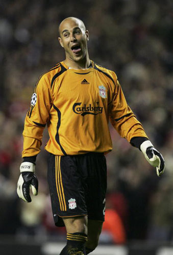 情绪不佳，吉拉西在下半场被换下时拒绝与主教练科瓦奇握手（下半场被换下，情绪不佳的吉拉西拒与主帅科瓦奇握手）