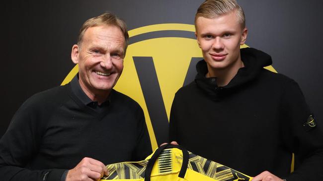 火箭哈登末节爆发连得15分（火箭哈登末节火力全开连拿15分）