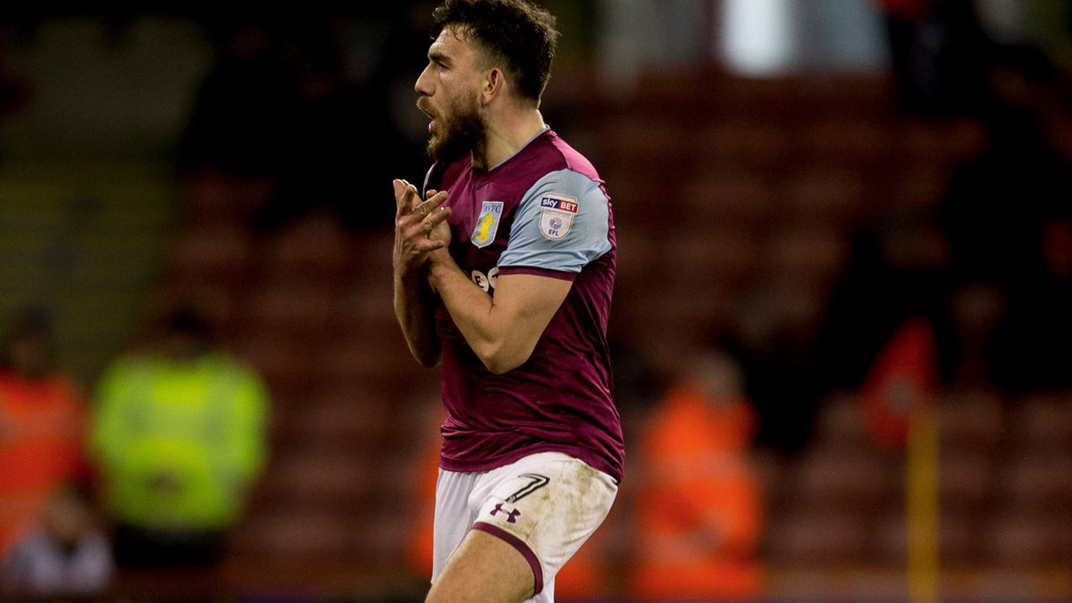 长春亚泰老将谭龙休赛期加练：国旗下的奔跑，坚持生长的模样（长春亚泰老将谭龙休赛期苦练：国旗下奔跑，坚持向上生长）