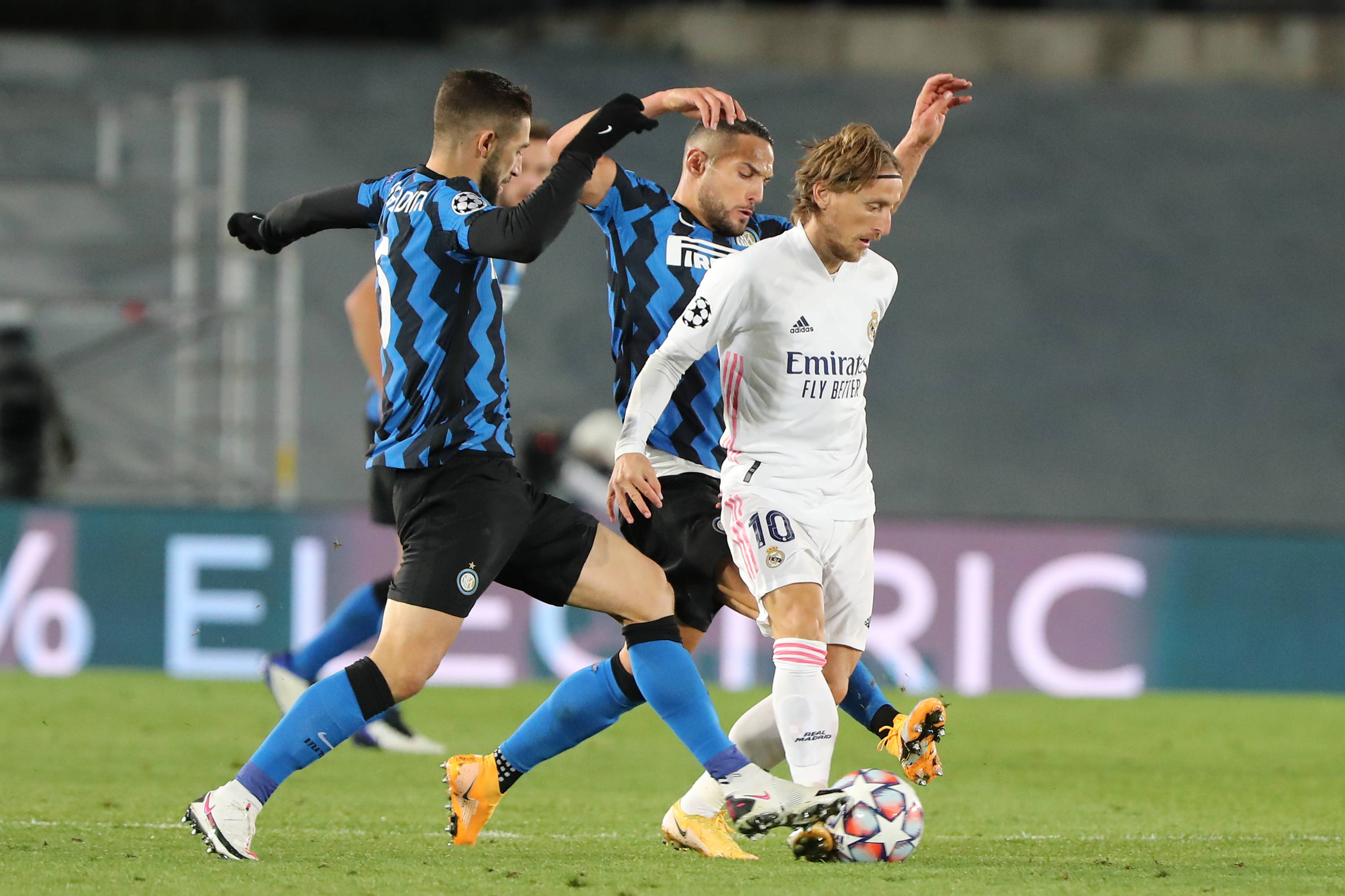 最想和哪个现役球员踢球？马克莱莱：姆巴佩和维尼修斯（马克莱莱点名最想合作的现役球员：姆巴佩与维尼修斯）