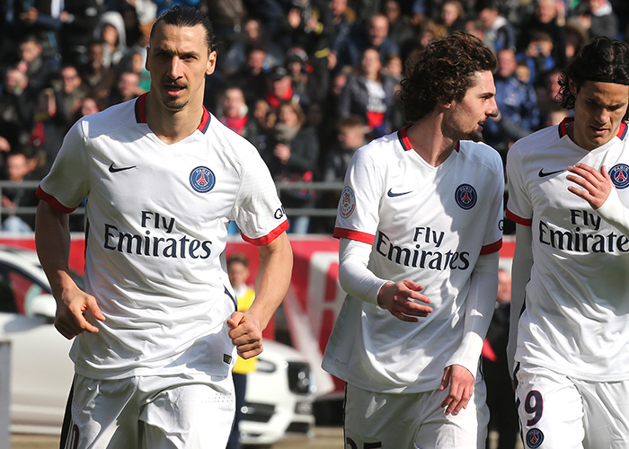 巴媒：漏吹点球+漏判两次严重犯规，巴甲俩裁判被停哨40天（巴媒：因漏判点球及两次严重犯规，巴甲两裁判被禁哨40天）