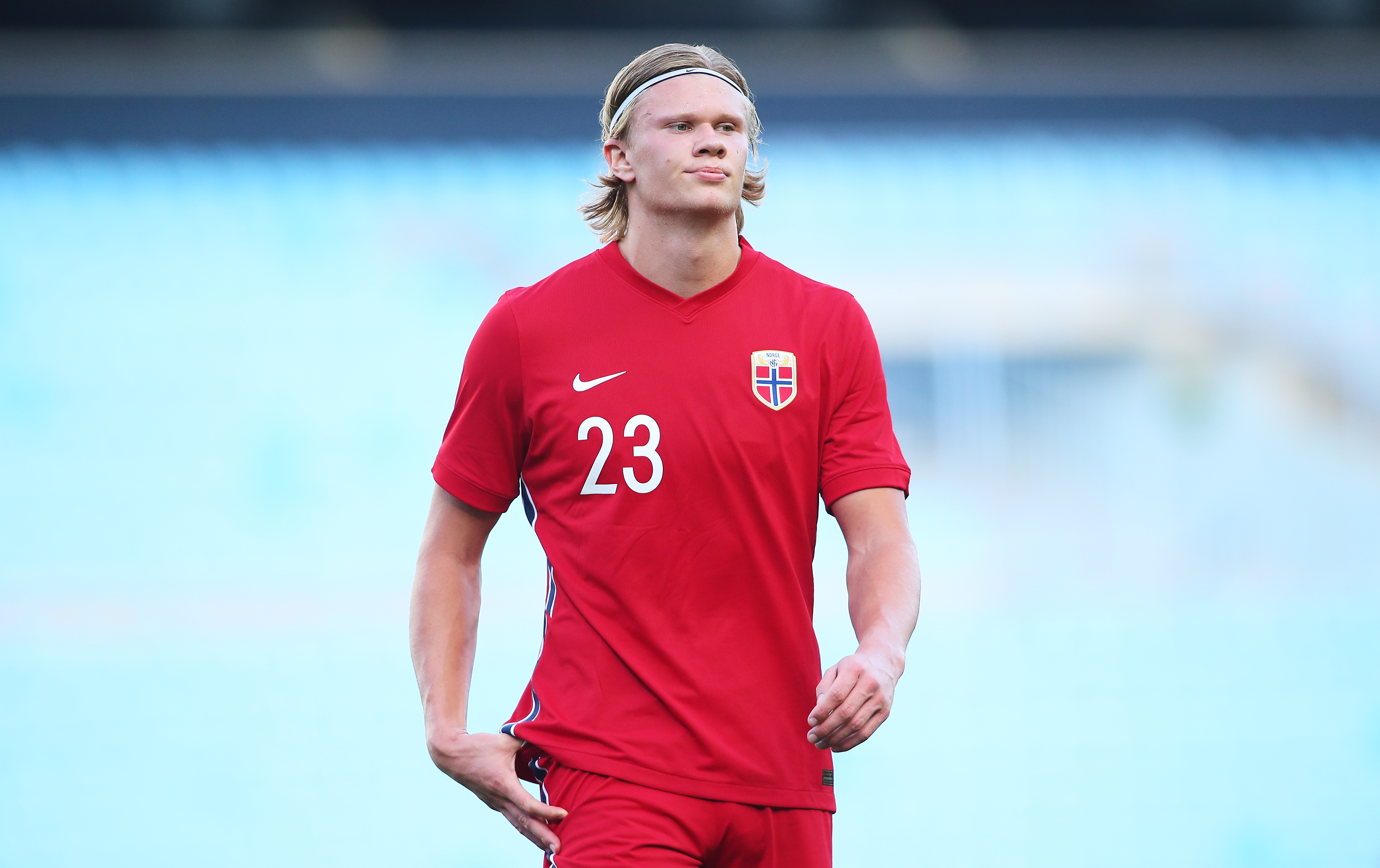 英超首次助攻，吉滕斯本赛季各项赛事助攻数为切尔西队内最多（英超处子助攻！吉滕斯本季各项助攻数领跑切尔西）